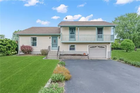 72 Camara Dr, Portsmouth, RI 02871