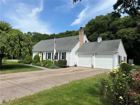 18 Leeward Dr, Westerly, RI 02891