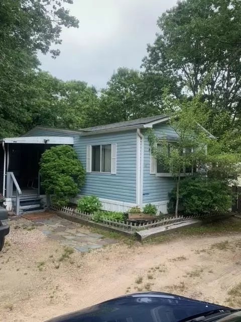 145 Land Harbor Dr, Charlestown, RI 02813