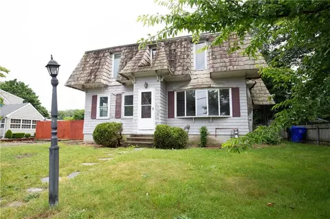 17 Parker Ave, East Providence, RI 02914