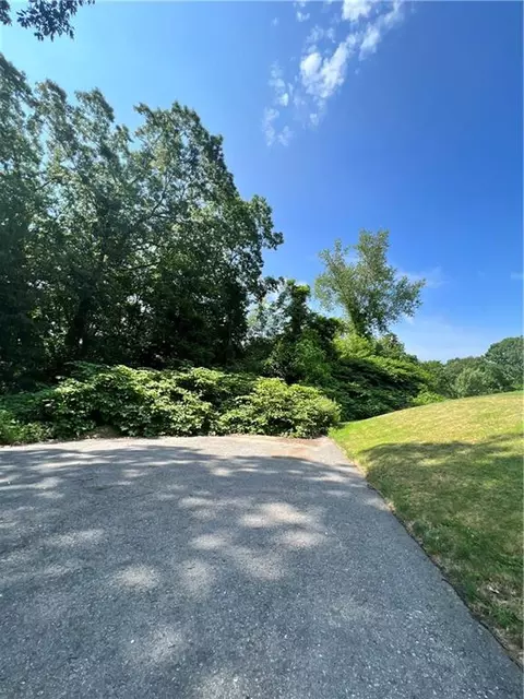 0 Hunter Rd, Lincoln, RI 02860