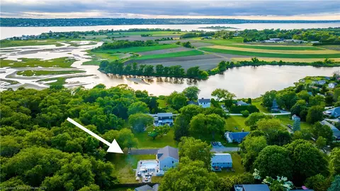 34 Bernard Ln, Little Compton, RI 02837