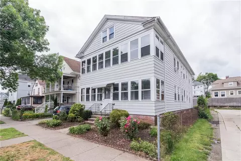 32 Pinehurst Ave, Providence, RI 02908