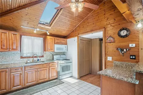13 Dixie Rd, Coventry, RI 02816 photo 12