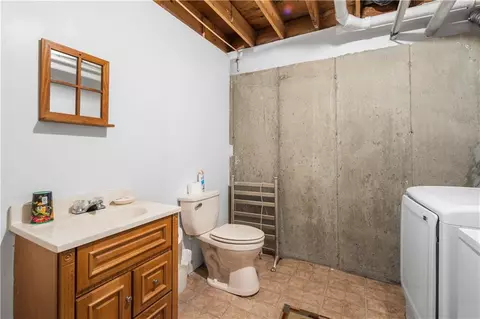 85 Aylsworth Ave, Woonsocket, RI 02895 photo 11