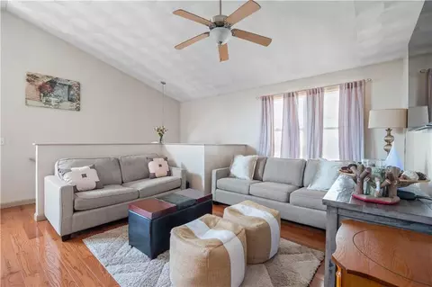 85 Aylsworth Ave, Woonsocket, RI 02895 photo 3