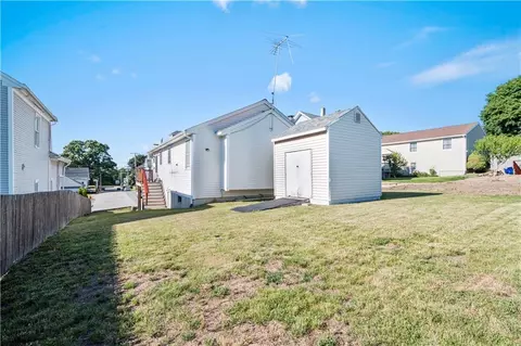 85 Aylsworth Ave, Woonsocket, RI 02895 photo 13