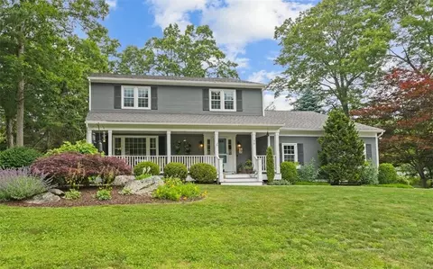 79 Pine Tree Cir, North Kingstown, RI 02852
