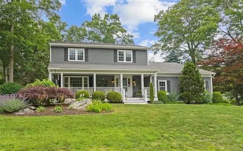 79 Pine Tree Cir, North Kingstown, RI 02852