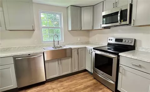 30 Wilcox St, Woonsocket, RI 02895 photo 2