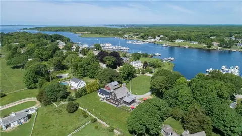 30 Avondale Rd, Westerly, RI 02891 photo 3