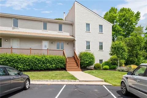 660 Point Judith Rd #D3, Narragansett, RI 02882
