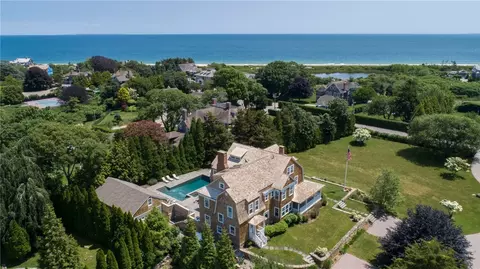 2 Ninigret Ave, Westerly, RI 02891 photo 1