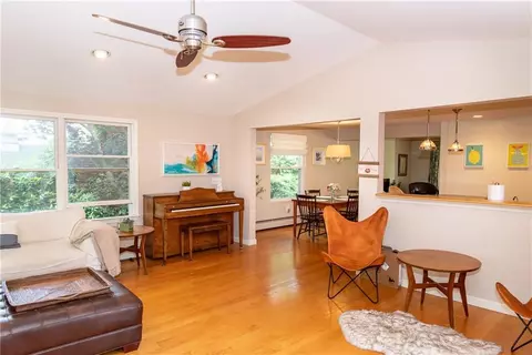 22 E Side Dr, Barrington, RI 02806 photo 4