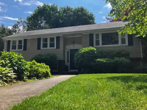 22 E Side Dr, Barrington, RI 02806 photo 2