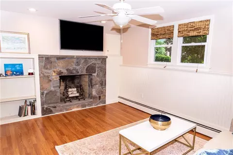 22 E Side Dr, Barrington, RI 02806 photo 19