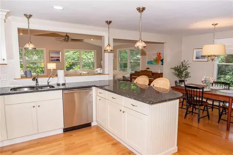 22 E Side Dr, Barrington, RI 02806 photo 7