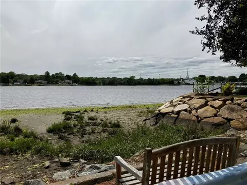 22 E Side Dr, Barrington, RI 02806 photo 34