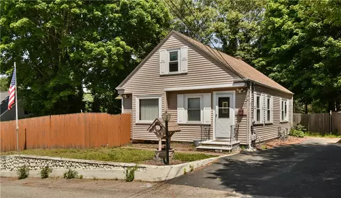 18 Oriole Ave, West Warwick, RI 02893