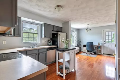 4 Mountain Laurel Dr, Coventry, RI 02816 photo 12