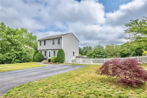 4 Mountain Laurel Dr, Coventry, RI 02816 photo 2