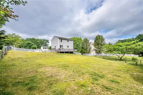 4 Mountain Laurel Dr, Coventry, RI 02816 photo 4