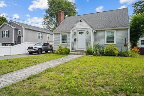 76 Boxwood Ave, Cranston, RI 02910