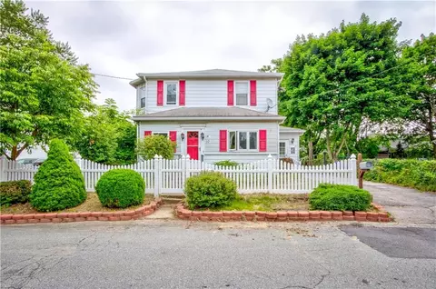 10 Ashton St, West Warwick, RI 02893