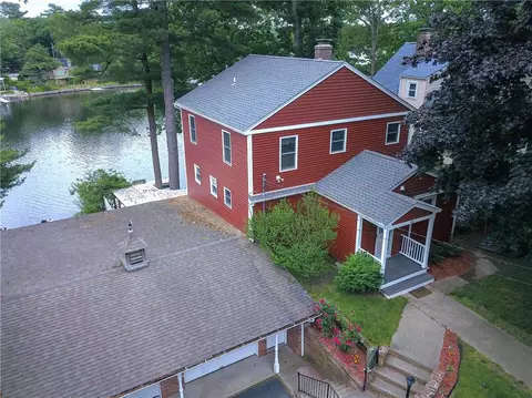14 Coolridge Ave, Greenville, RI 02828