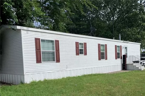 26 Stephanie Dr, Pawtucket, RI 02860