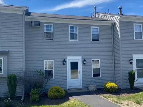 565 Quaker Ln #11, West Warwick, RI 02893
