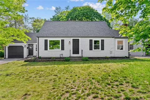 161 Sunny Cove Dr, Warwick, RI 02889