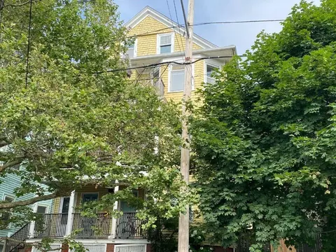163 Camp St, Providence, RI 02906
