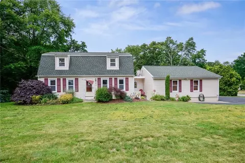 5 Canterbury Dr, Westerly, RI 02808
