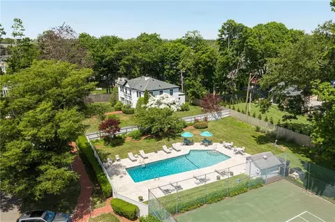 364 Bellevue Ave #CH101, Newport, RI 02840