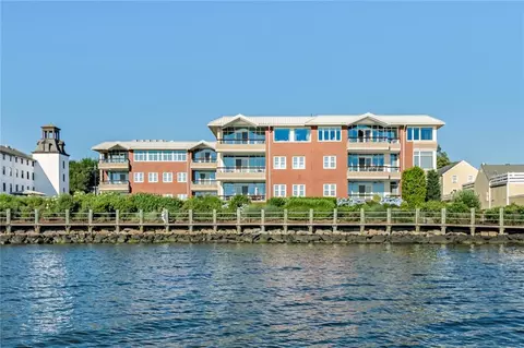341 Thames St #303S, Bristol, RI 02809