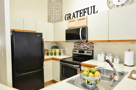 876 Halifax Dr, Warwick, RI 02886 photo 8