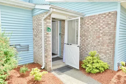 876 Halifax Dr, Warwick, RI 02886 photo 2