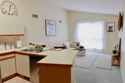 876 Halifax Dr, Warwick, RI 02886 photo 4