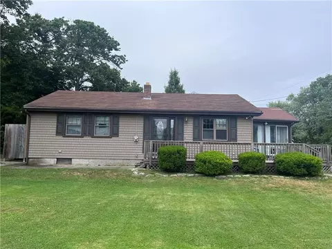 49 Frances Ave, Narragansett, RI 02882