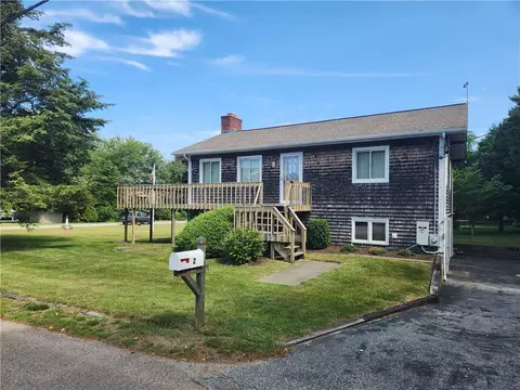 2 Stern St, Jamestown, RI 02835