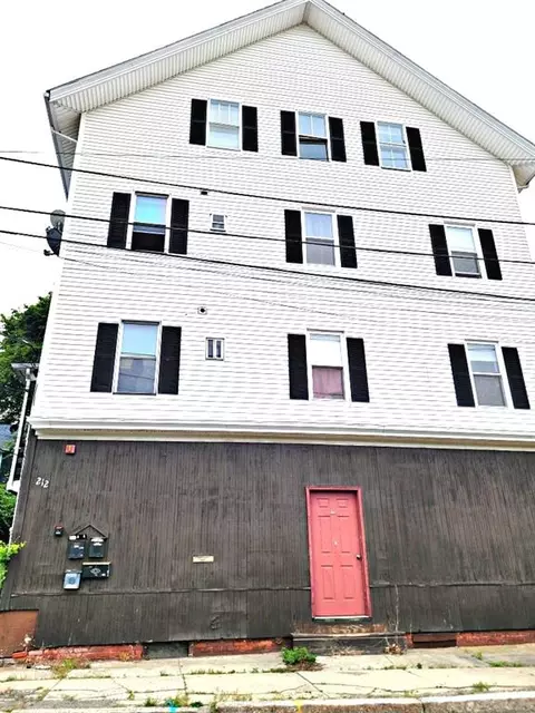212 First Ave, Woonsocket, RI 02895