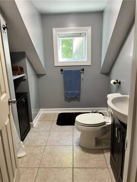 35 Manila Ave, Woonsocket, RI 02895 photo 21