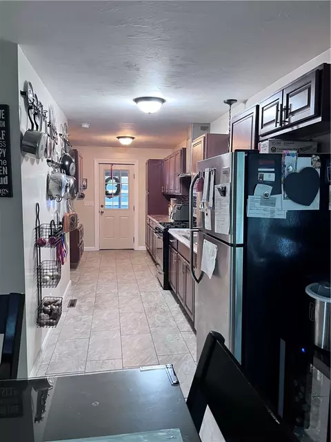 35 Manila Ave, Woonsocket, RI 02895 photo 8