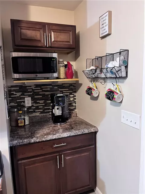 35 Manila Ave, Woonsocket, RI 02895 photo 6