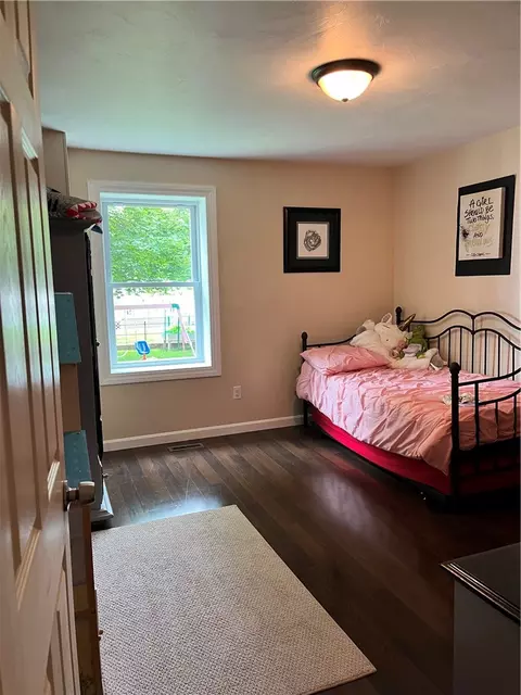 35 Manila Ave, Woonsocket, RI 02895 photo 16