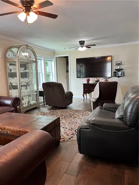 35 Manila Ave, Woonsocket, RI 02895 photo 13