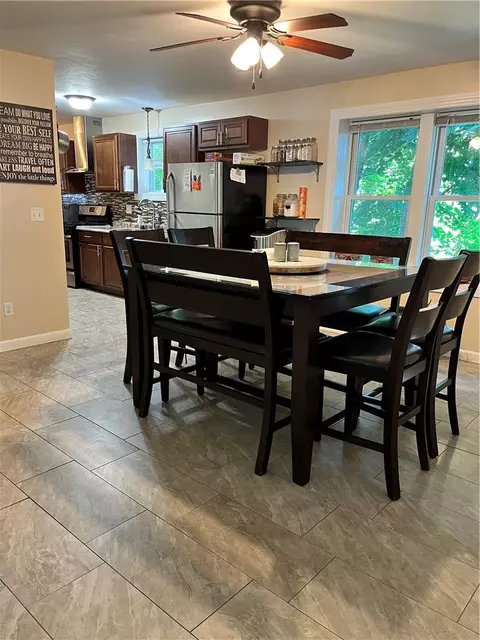 35 Manila Ave, Woonsocket, RI 02895 photo 10