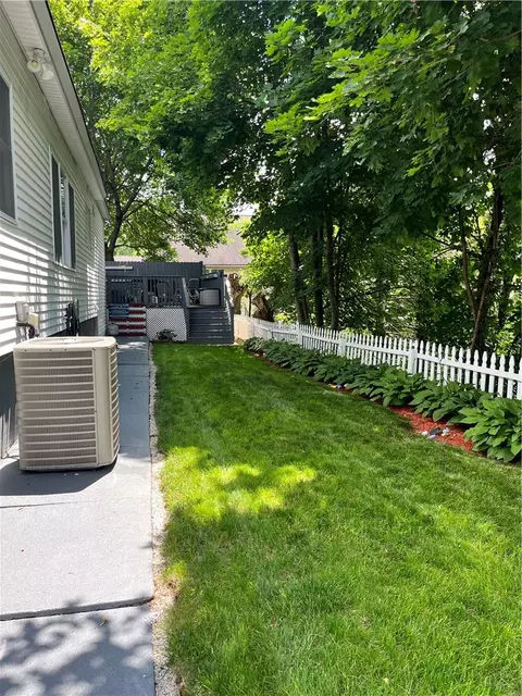 35 Manila Ave, Woonsocket, RI 02895 photo 26