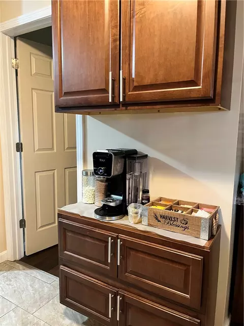 35 Manila Ave, Woonsocket, RI 02895 photo 7
